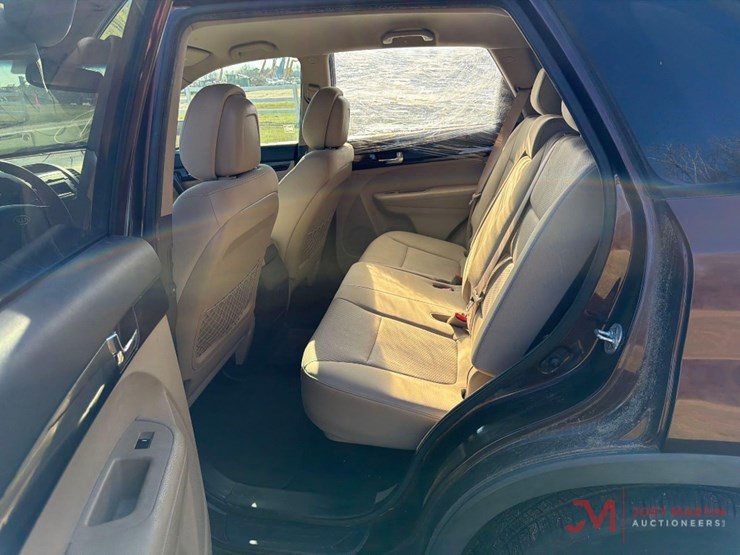 2013-kia-sorento-image-16