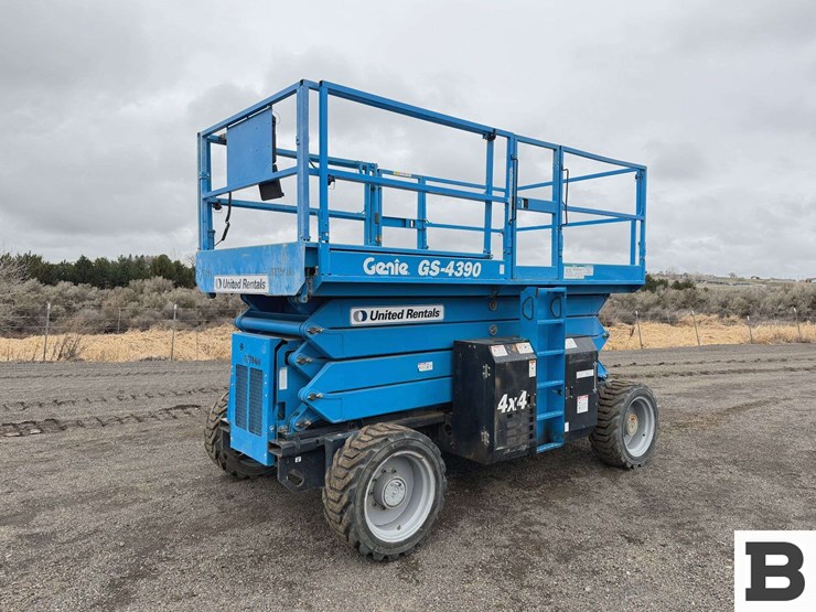 genie-gs-4390-scissor-lift-image-1