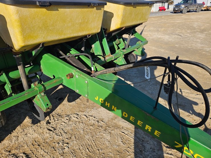 john-deere-7000-image-10