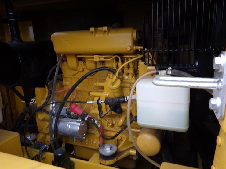 caterpillar-307.5-image-10