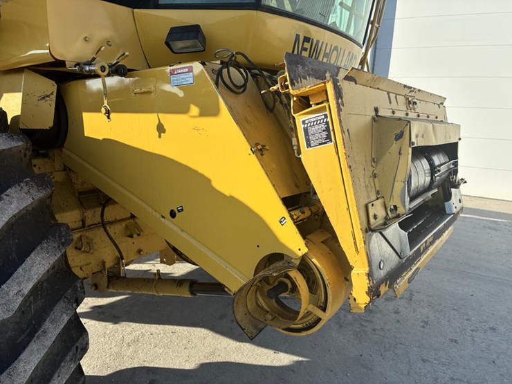 new-holland-tr89-image-33