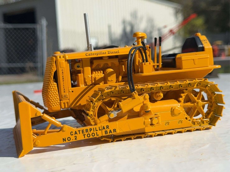 caterpillar-d2-image-1