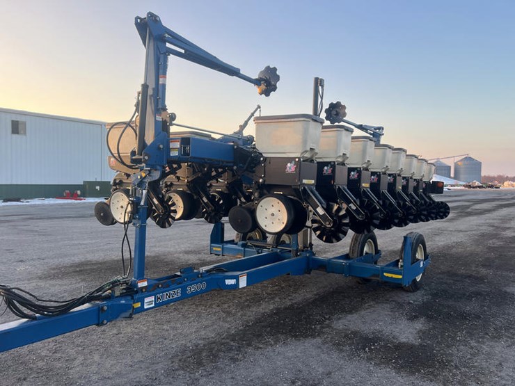 2004-kinze-3500-image-21