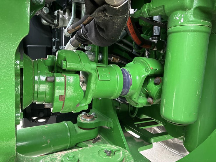 2025-john-deere-9r-590-image-24