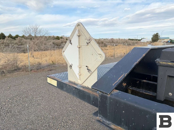 2011-dionbilt-dbnsl-220ar-chassis-trailer-image-11