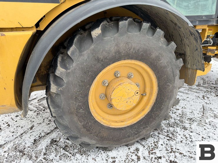 2013-caterpillar-906-image-45