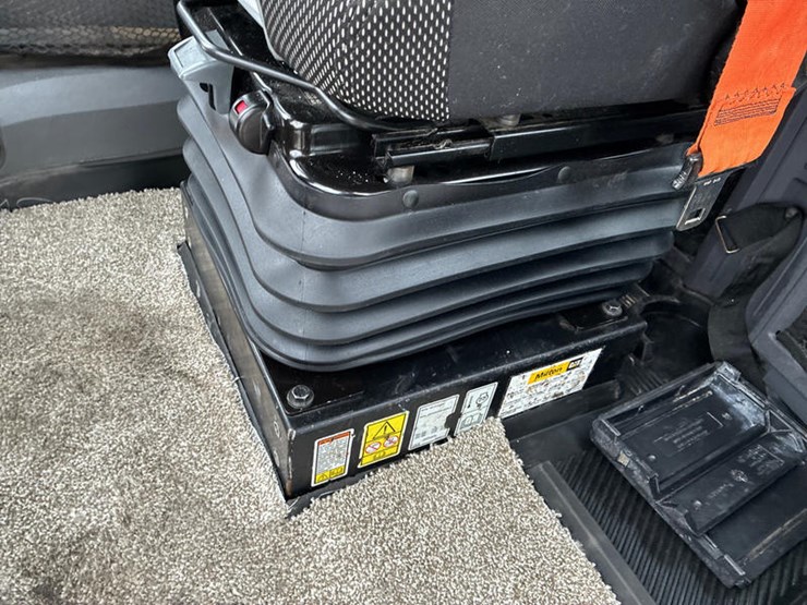 2021-caterpillar-926m-image-80