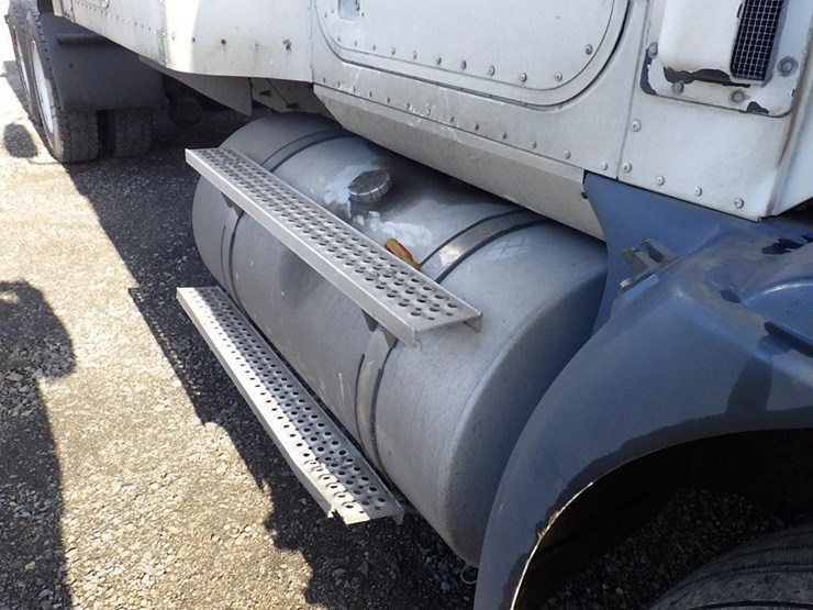 2006-international-9400-image-21