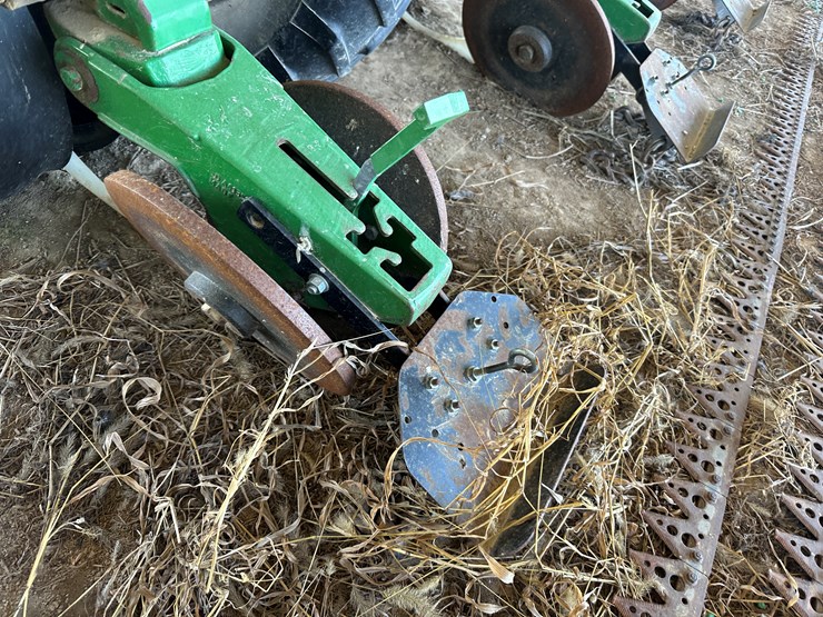 john-deere-8-image-8