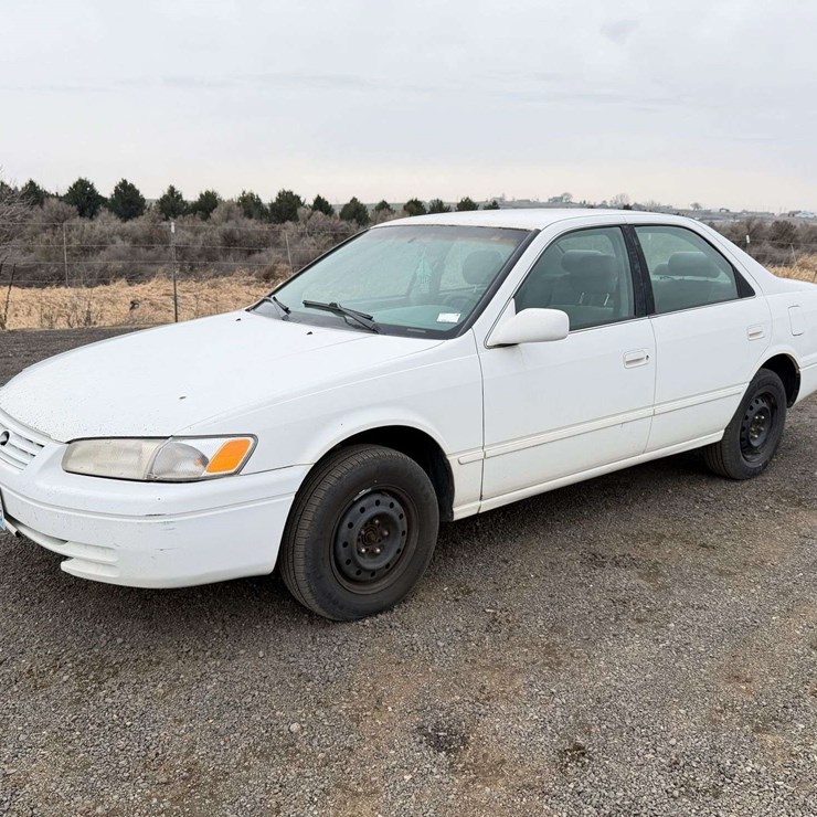 1999 Toyota Camry Sedan