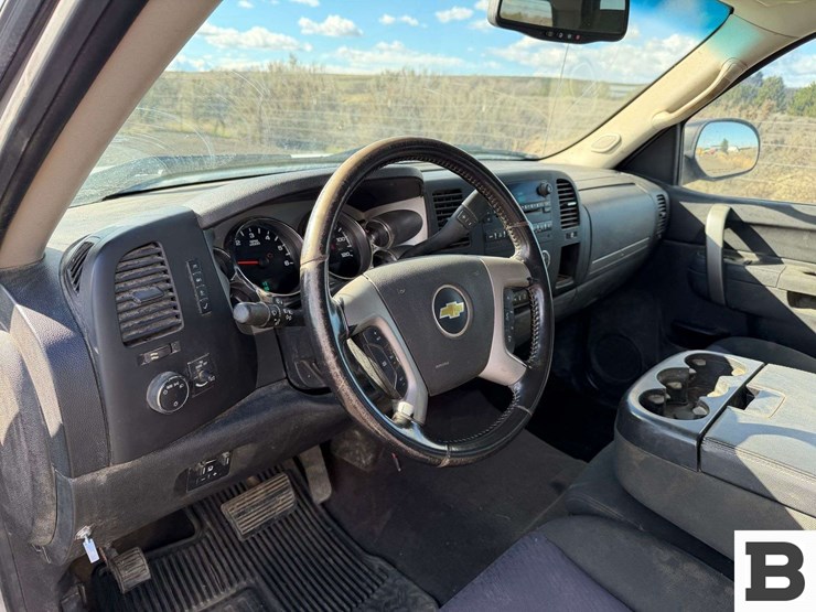 2013-chevrolet-silverado-1500-image-27