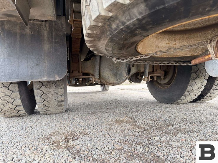 2005-international-7400-image-30