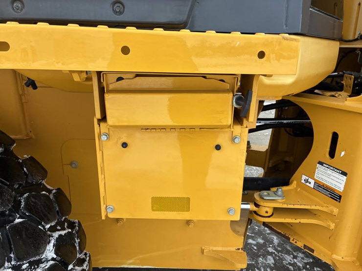 2019-deere-544l-image-30