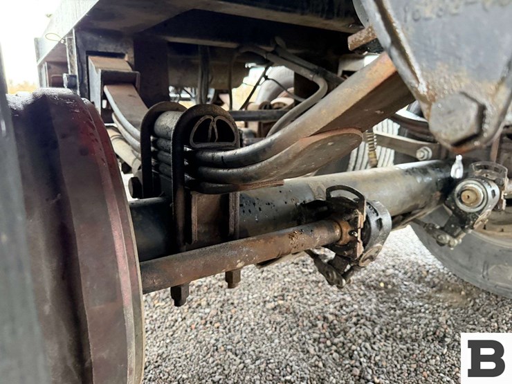 1993-beall-7400-gallon-3-compartment-pull-trailer-image-21