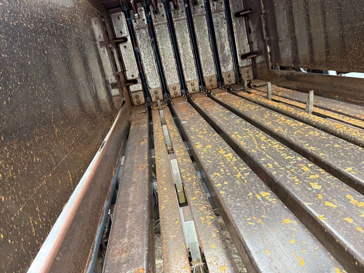 massey-ferguson-2270xd-image-7