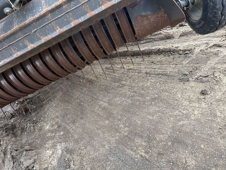 massey-ferguson-2270xd-image-9