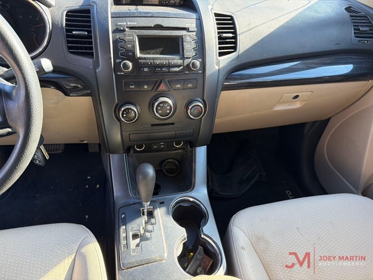 2013-kia-sorento-image-19