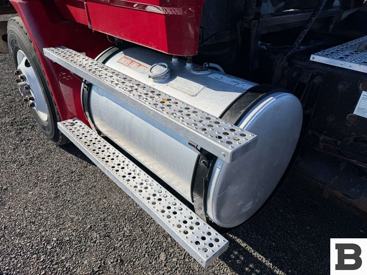 1986-freightliner-flc112-image-12