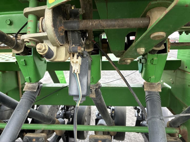 2003-john-deere-1590-image-29