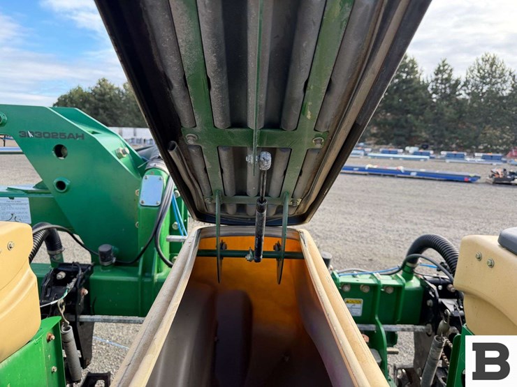 schlagel-mfg.-ripper,-implement-dolly,-great-plains-corn-planter-image-72