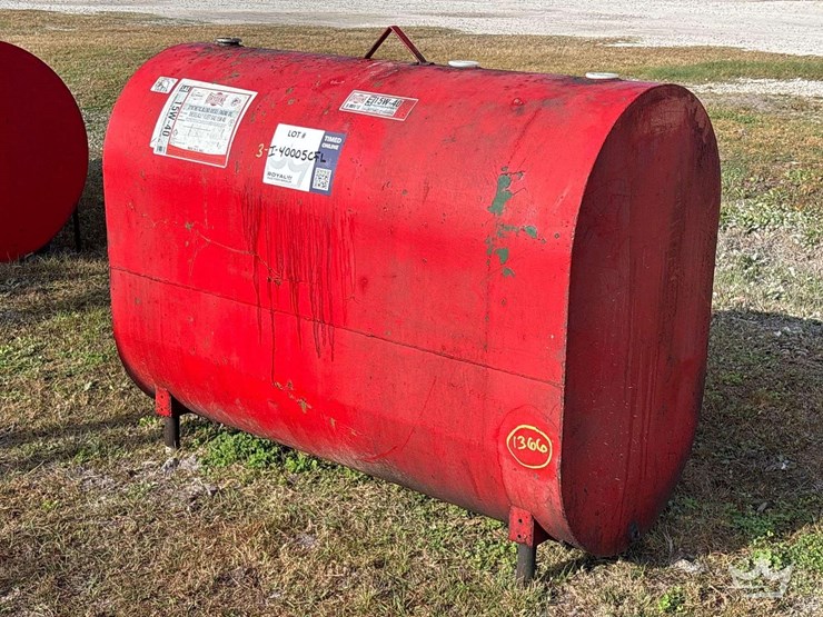 diesel-engine-oil-tank-image-1