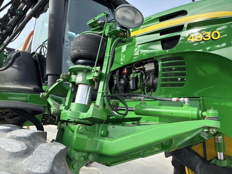 2014-john-deere-4830-image-55