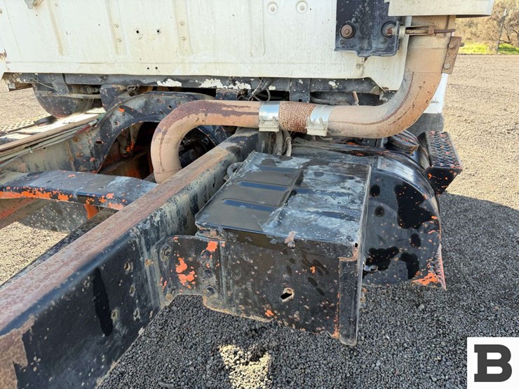 1985-ford-8000-image-34