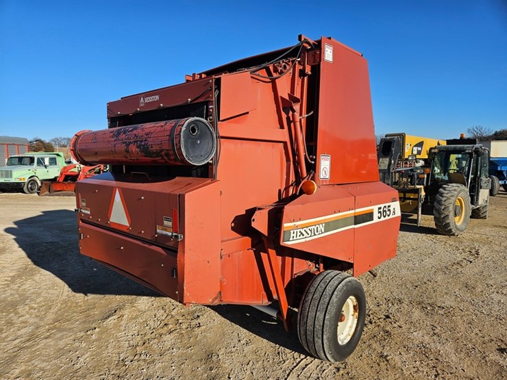 hesston-565a-image-5