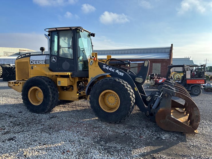 2011-deere-544k-image-7