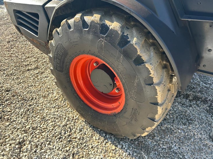 2018-kubota-r630-image-12