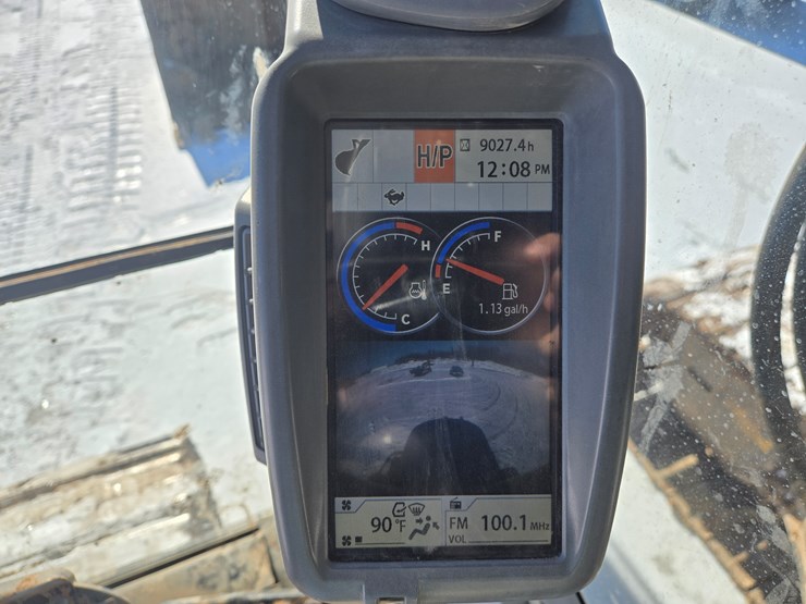 2016-deere-245g-lc-image-70