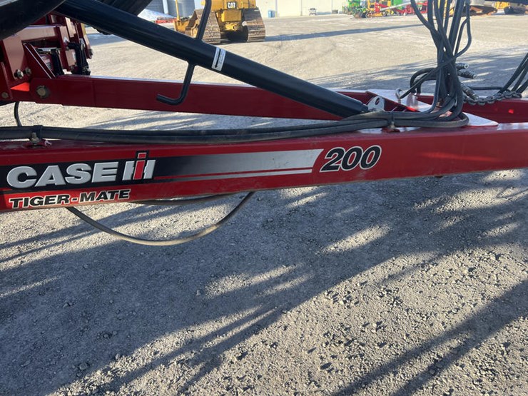 case-ih-200-image-14