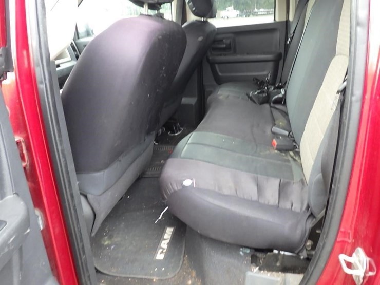 2011-dodge-1500-image-21