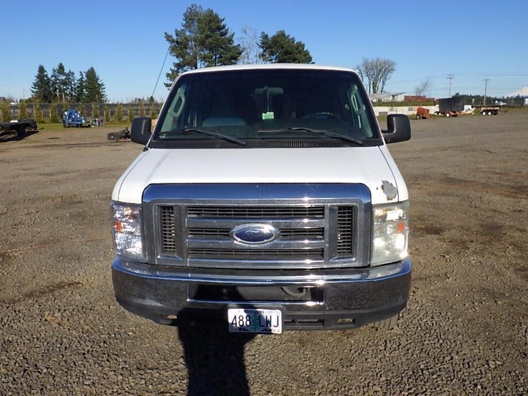 2011-ford-e350-image-2