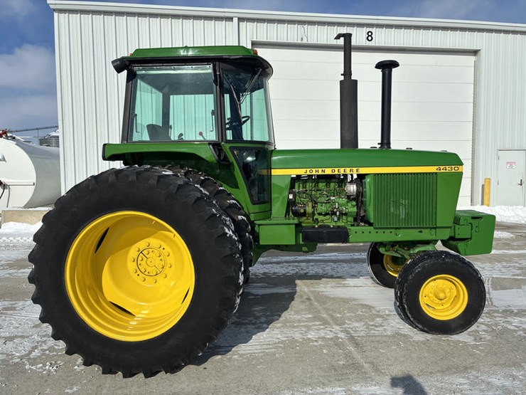 1977-john-deere-4430-image-4