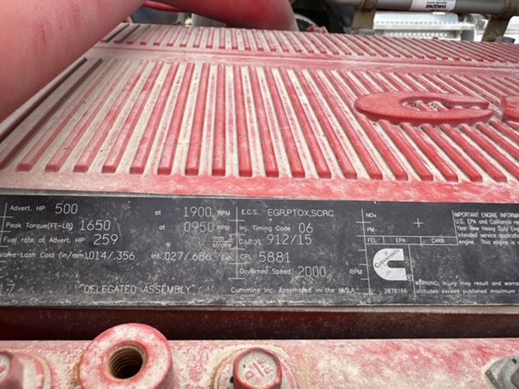 2023-peterbilt-367-image-18