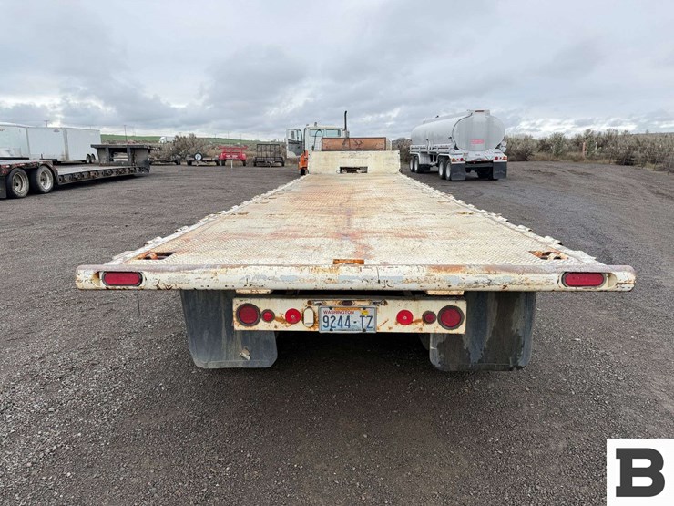 1981-haull-flatbed-equipment-trailer-image-3