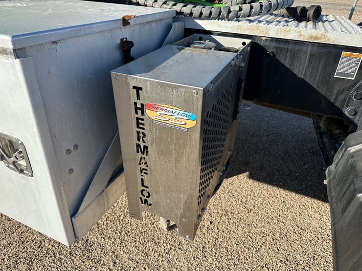 2023-peterbilt-367-image-11