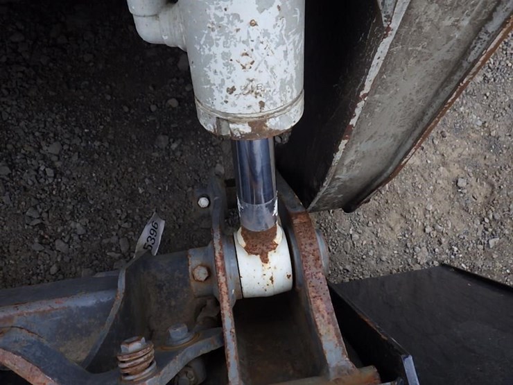 2012-takeuchi-tl230-image-16