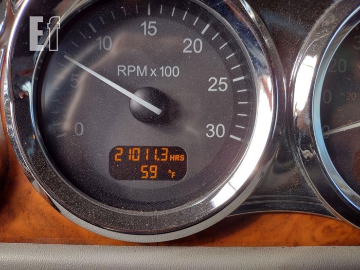 2007-peterbilt-379-image-8