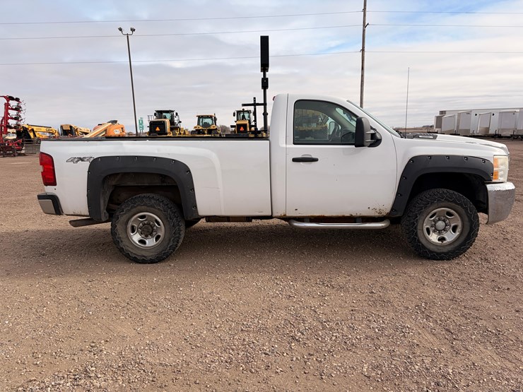 2010-chevrolet-silverado-pickup-image-5
