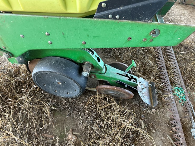 john-deere-8-image-5