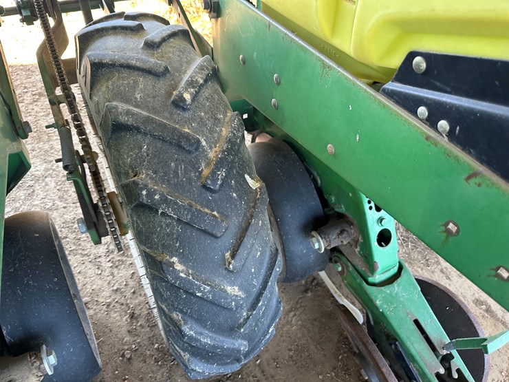 john-deere-8-image-24