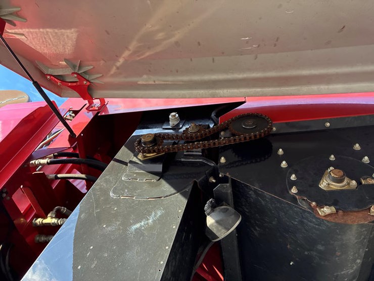 2010-case-ih-8120-image-80