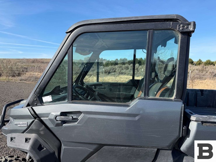 2023-can-am-defender-limited-hd10-atv-image-19