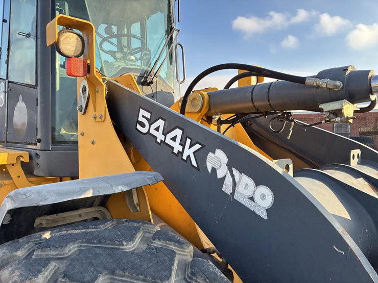 2011-deere-544k-image-14