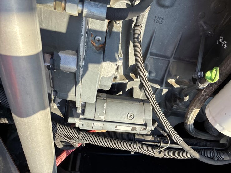 2010-case-ih-8120-image-90