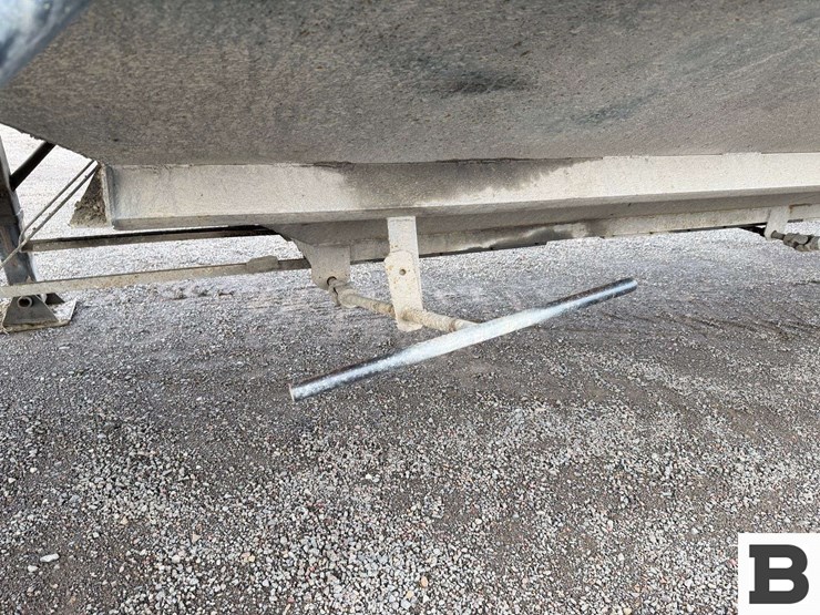 2000-neville-trailer-image-13