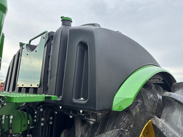 2025-john-deere-9r-590-image-35