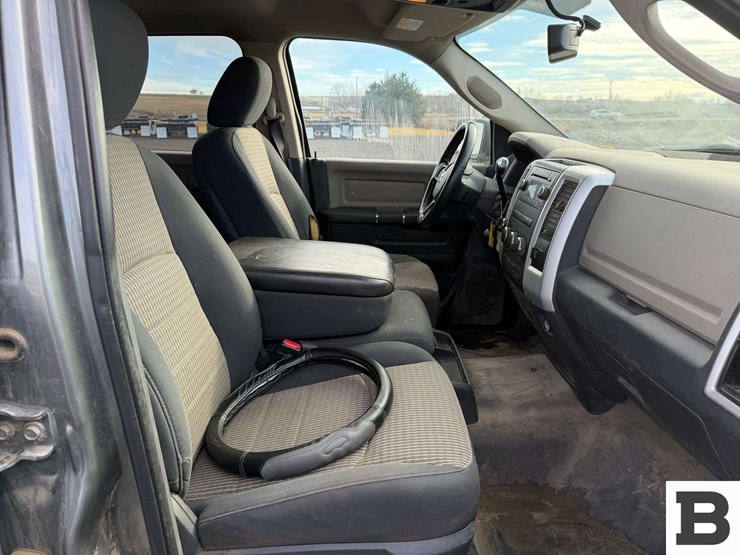 2012-dodge-2500-image-24